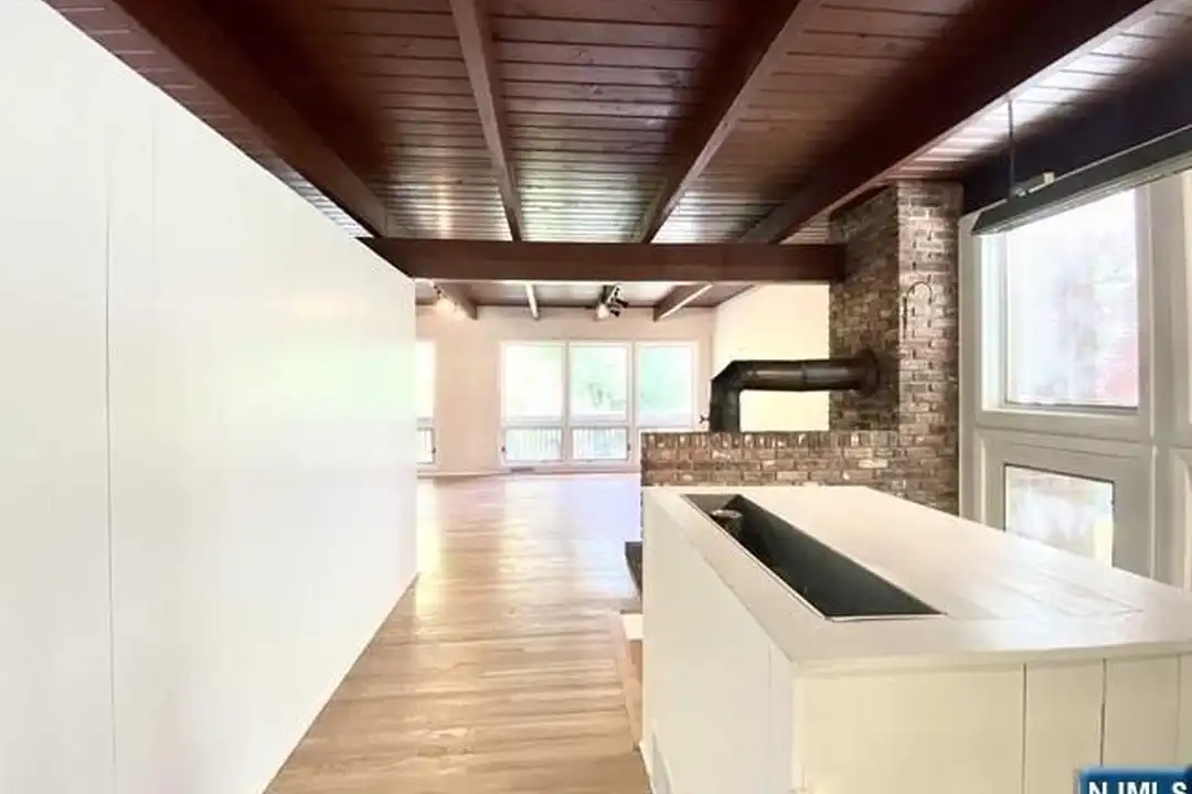 46 Madison Ave - View 4