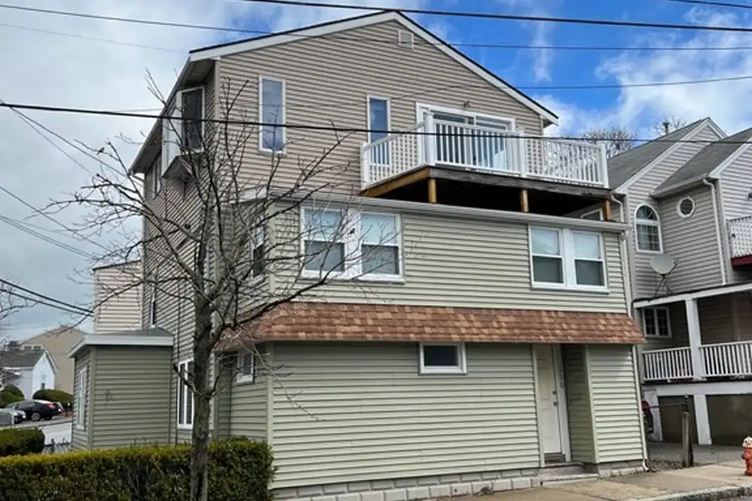 150 Locust St unit 1 – photo 1 of 11
