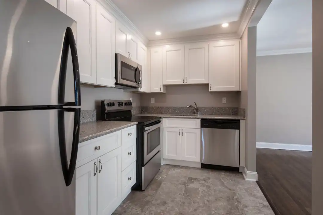 Apartment in Hackensack - View 2