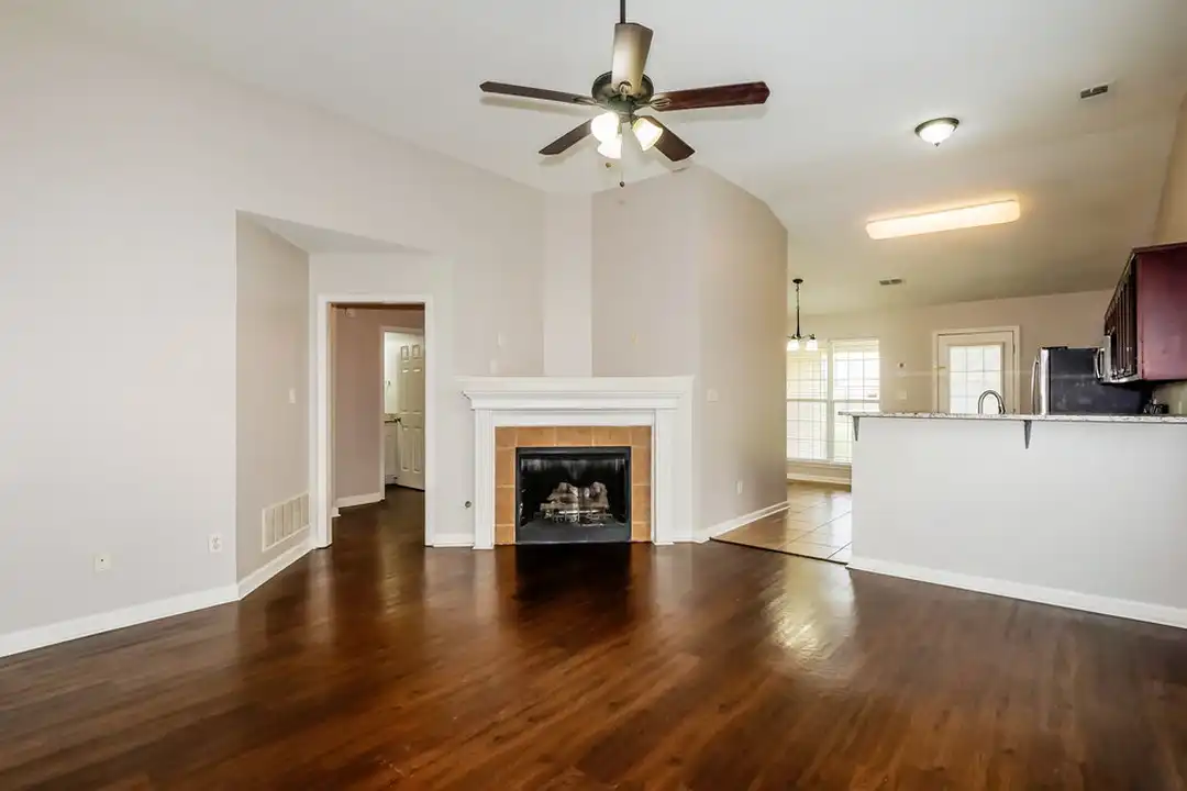 10333 Cottage Oaks Dr – pohled 6