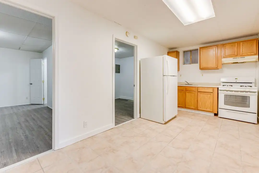 705 Brownsville Rd unit 1st Floor Front - View 6