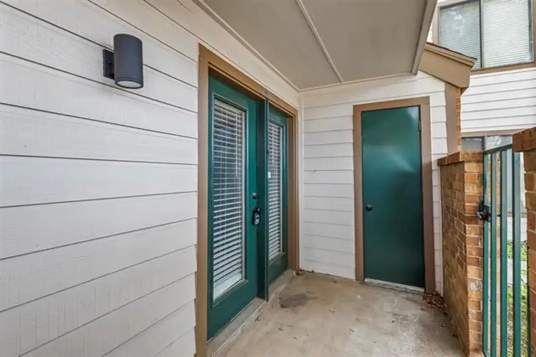 2300 Bamboo Dr unit N111 - View 3