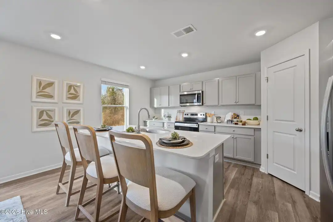 532 Sandy Holw Dr - More