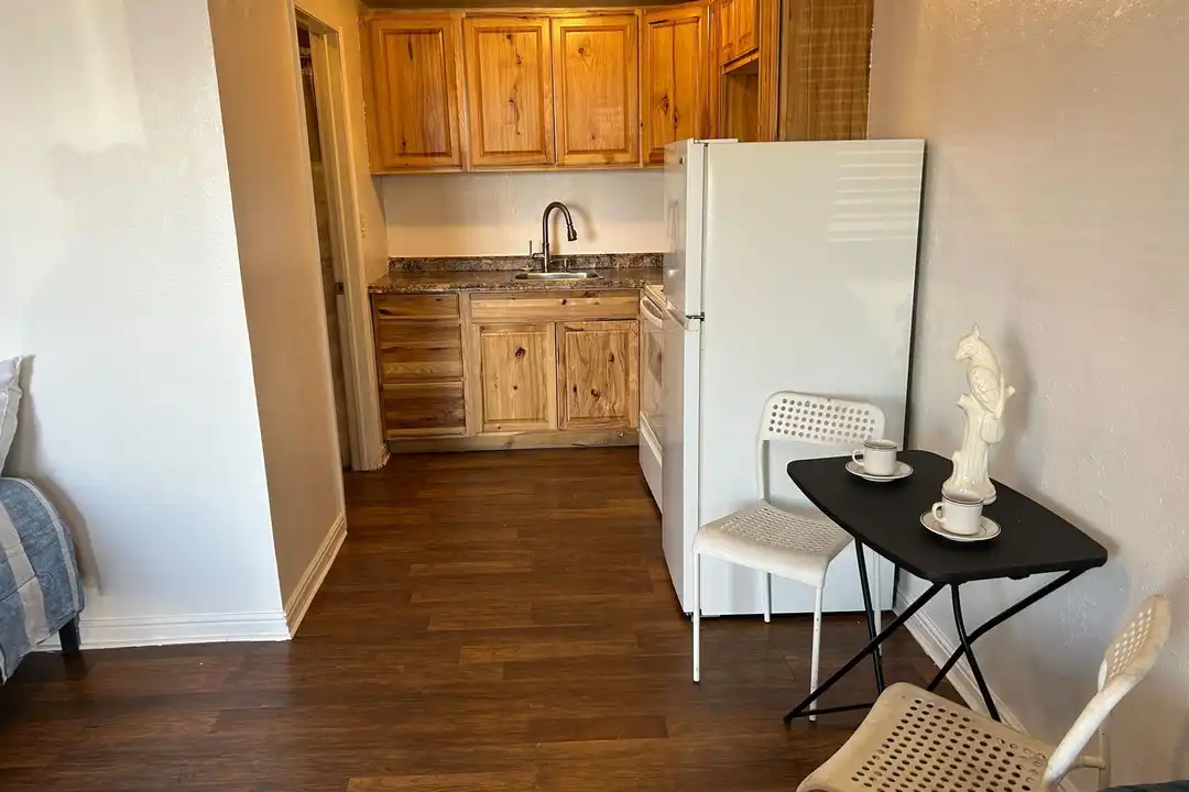 1123 W 2150 S - View 3