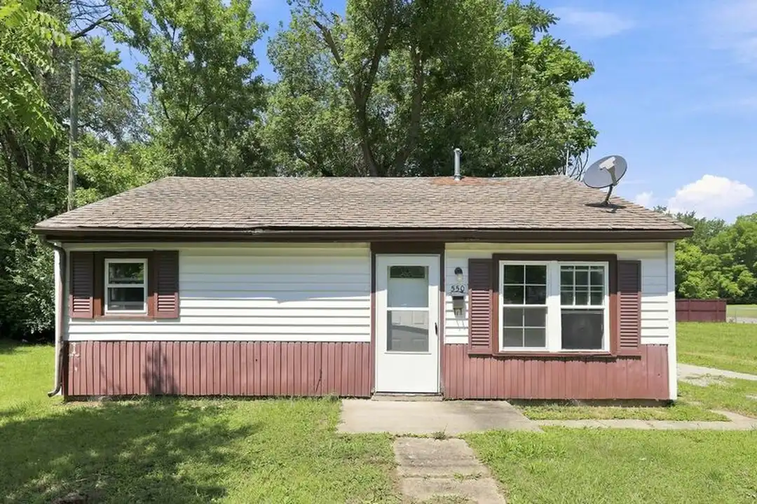 550 Hensel Ave – photo 1 of 10