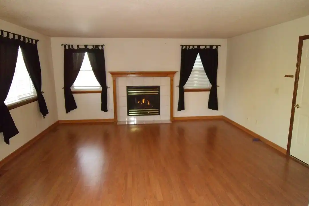 13482 Glen Cir - View 4