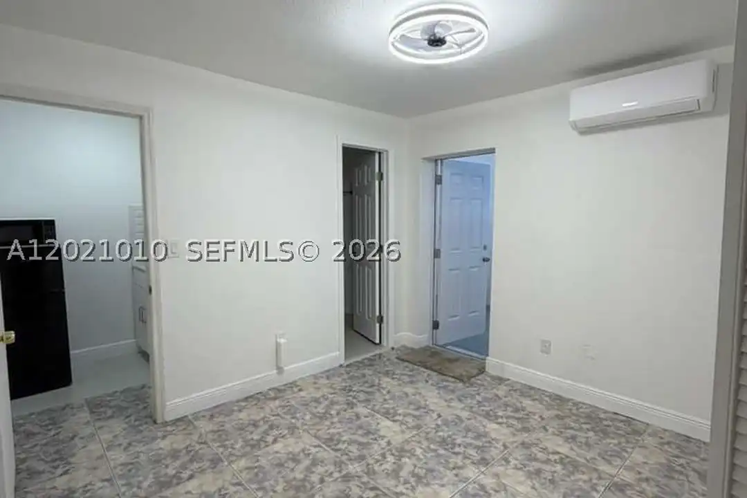 19316 SW 121st Ave unit 1 - View 5