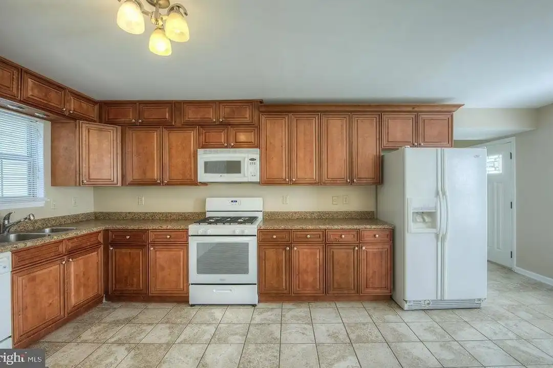 5678 Sutter Ln - View 5