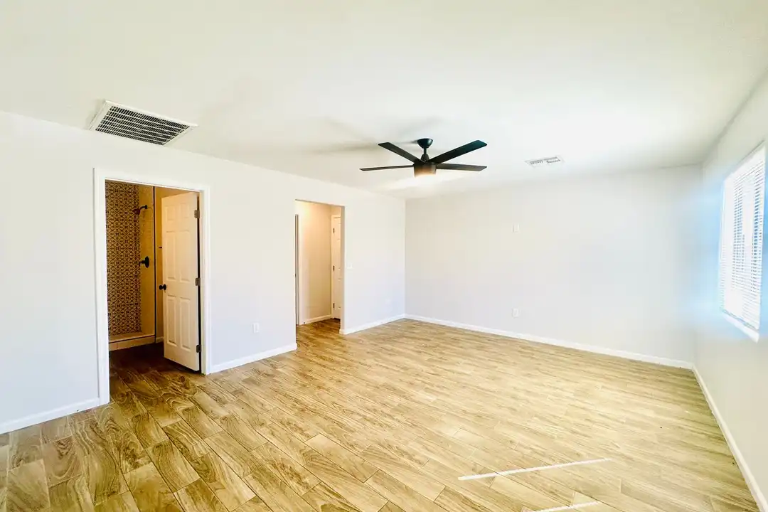 340 E 22nd St unit 340-1 - View 4