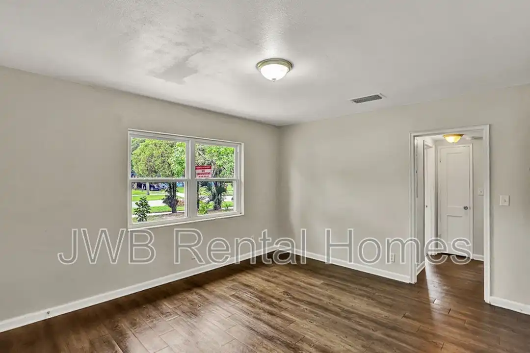 141 W 43rd St – pohled 3