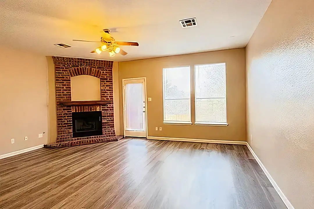 House in Elgin - View 2