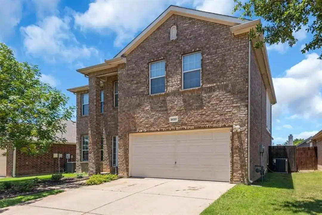 10217 Pear St - View 3