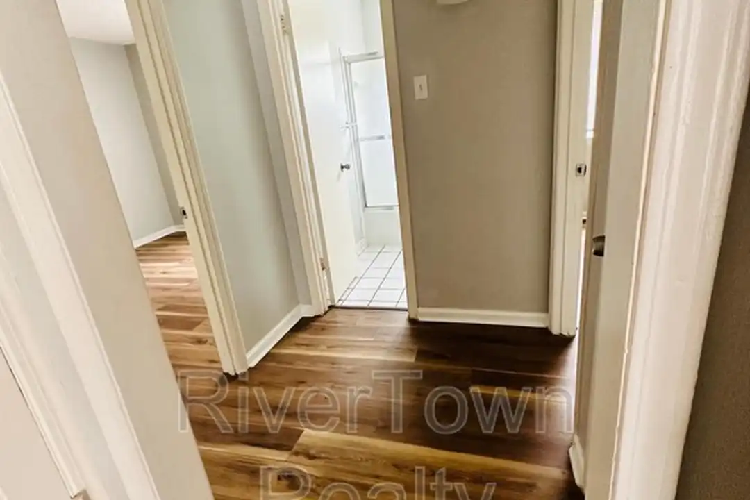 155 Clark Pl - Widok 6