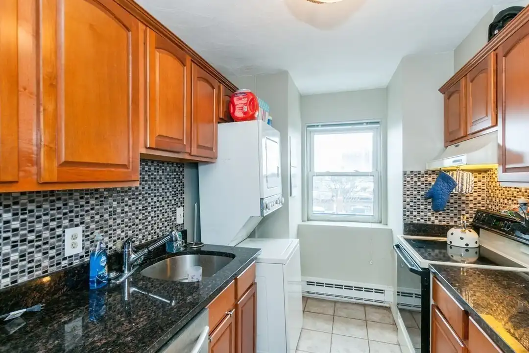 532 Tremont St unit 4 - View 6