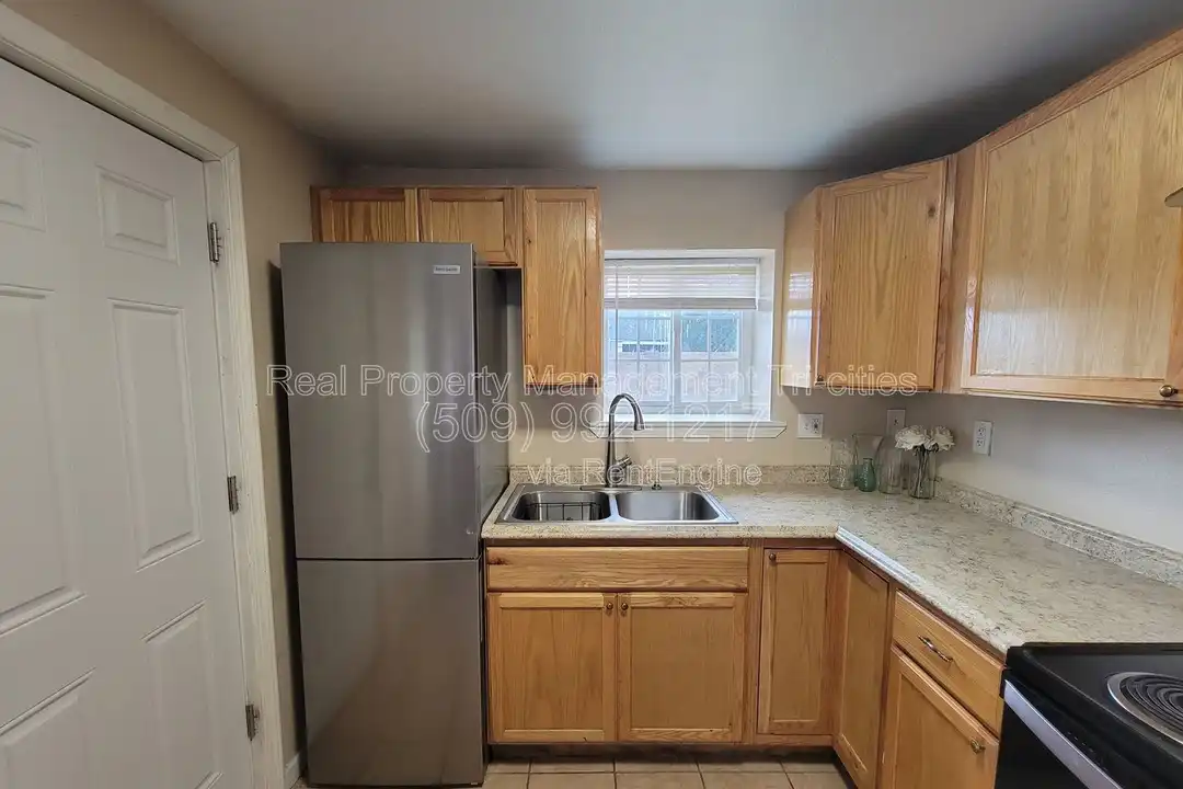 1124 E 7th Ave - View 6