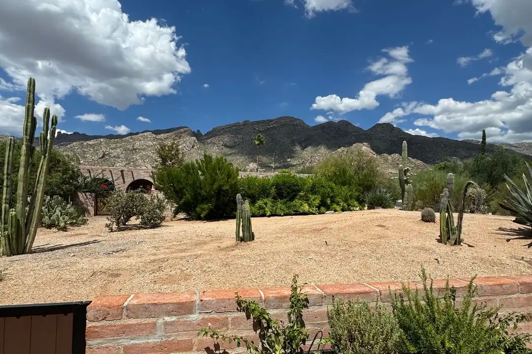 4715 E Apple Valley Pl - View 2