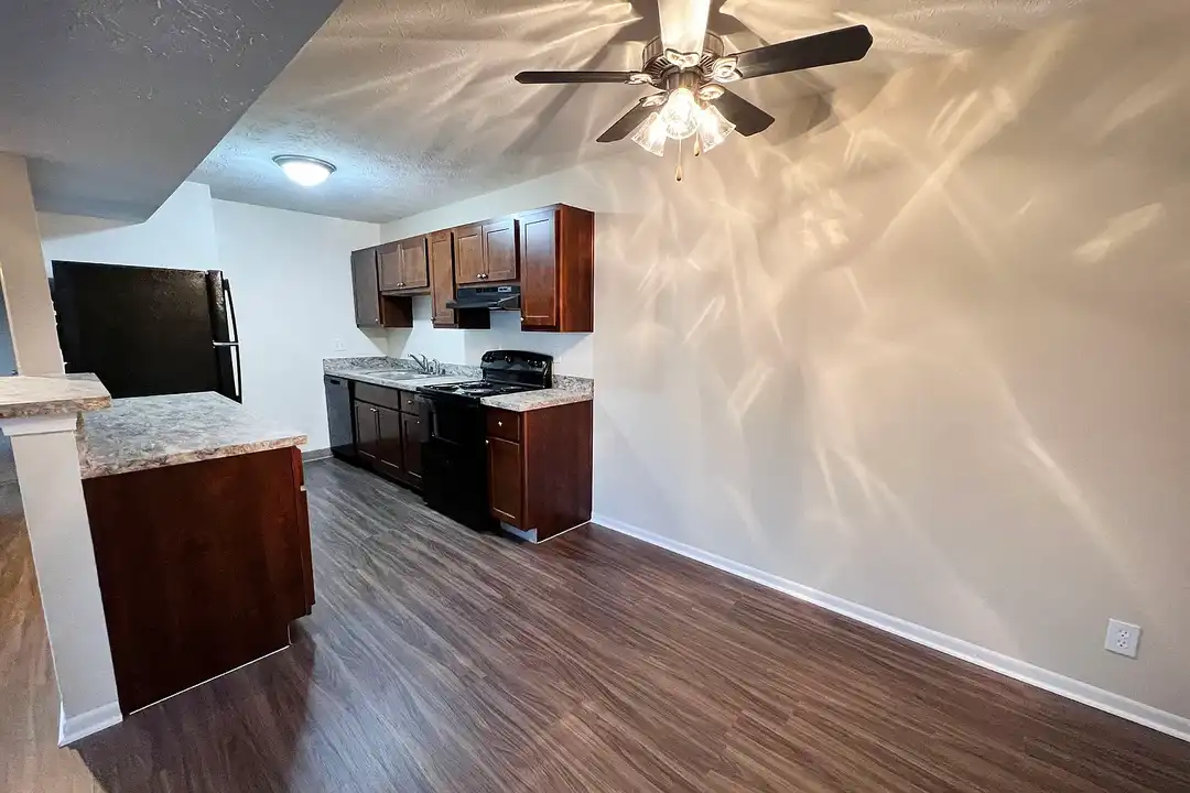 Forest Creek Apartments – photo 1