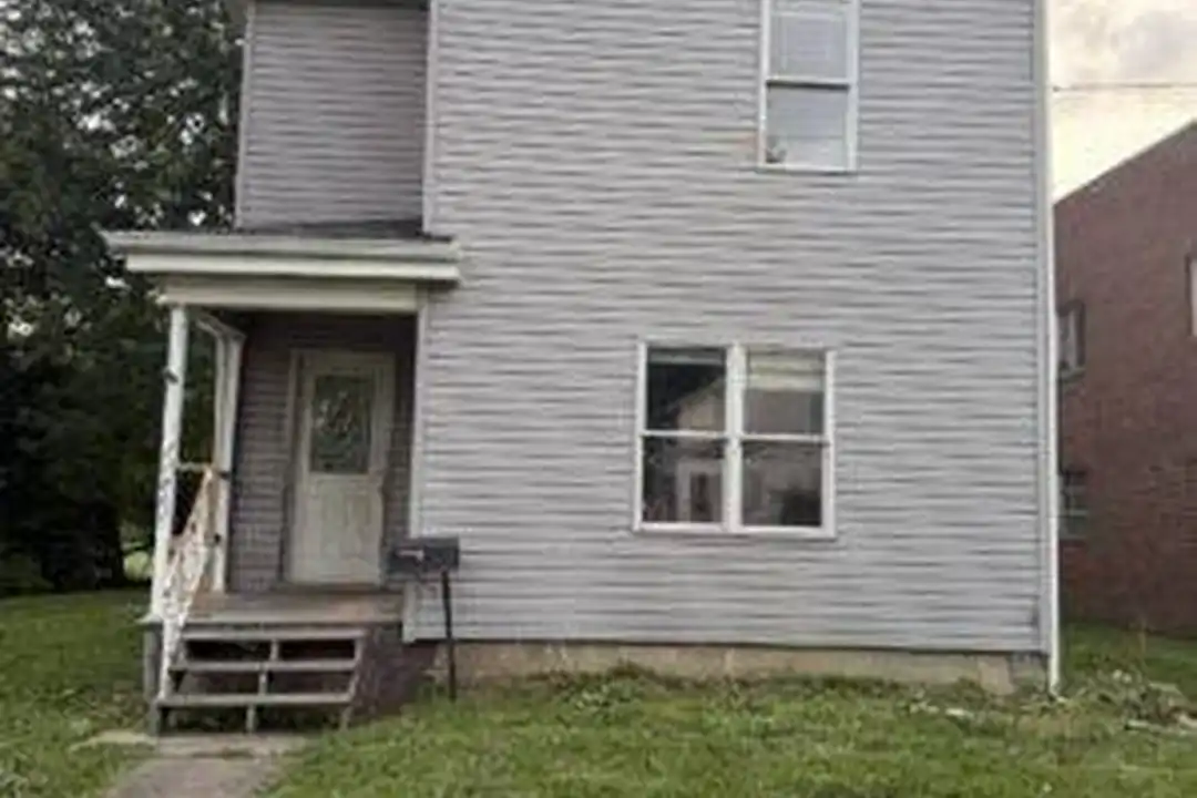 11661 Rockhill Ave NE – photo 1