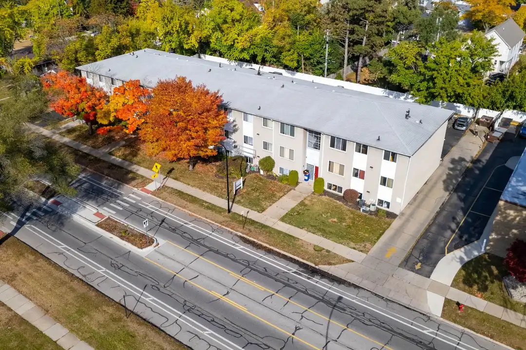 1250 W Nine Mile Rd unit Unit 10 – pohled 2