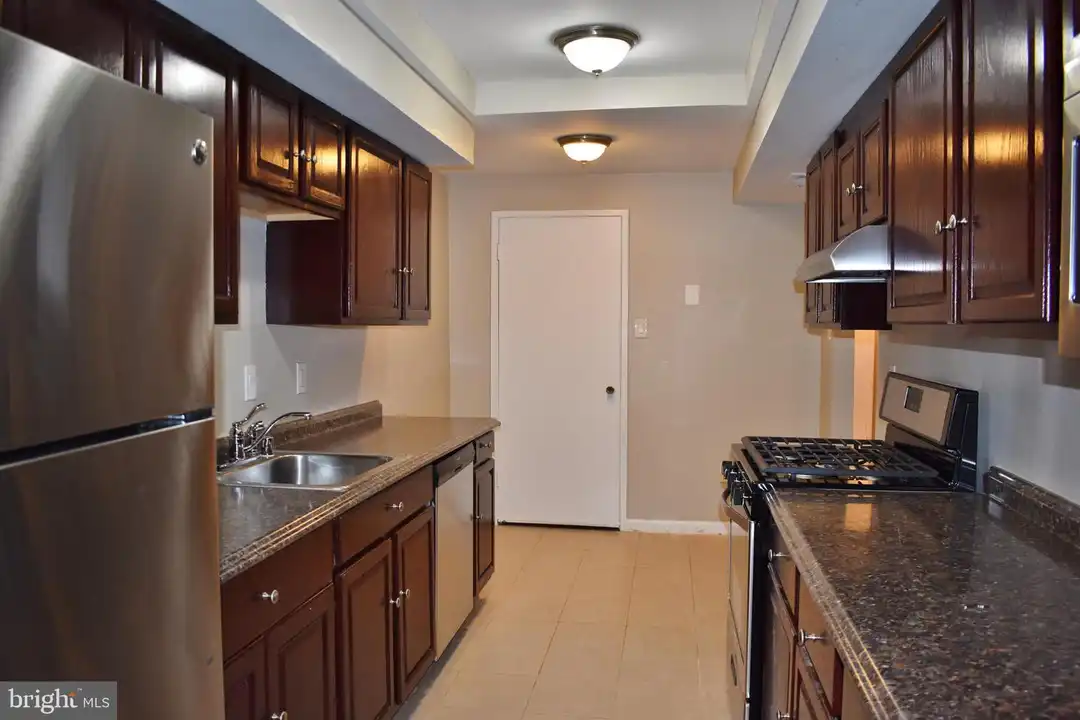 10246 Prince Pl unit 22-T4 - View 5