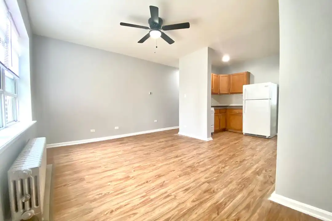 4756 N Maplewood Ave unit 4756-112 - View 3