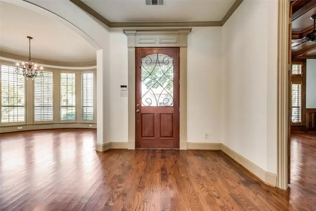 House in Heath - View 5