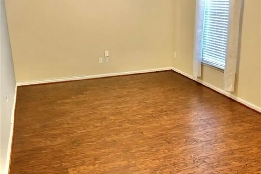 4805 Carnelian Way - More