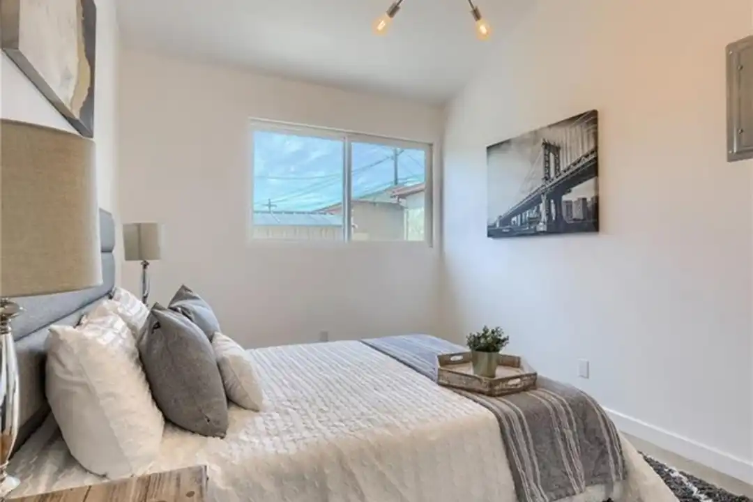 5337 E Brittain St unit 1/2 - View 4