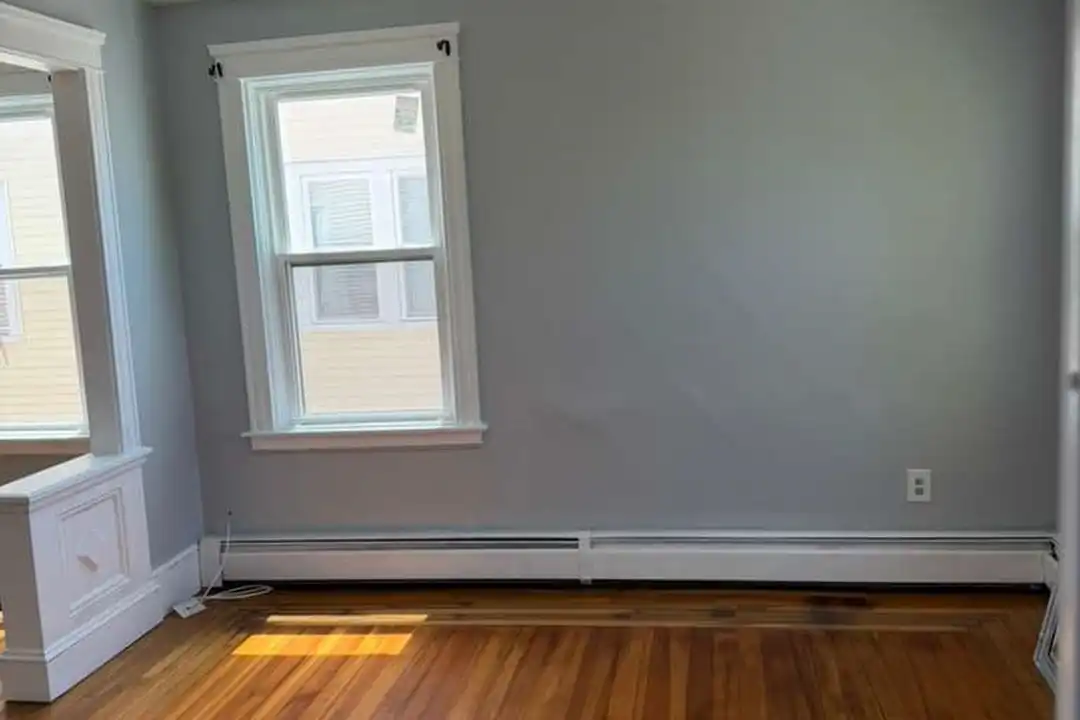 304 Webster Ave - View 5