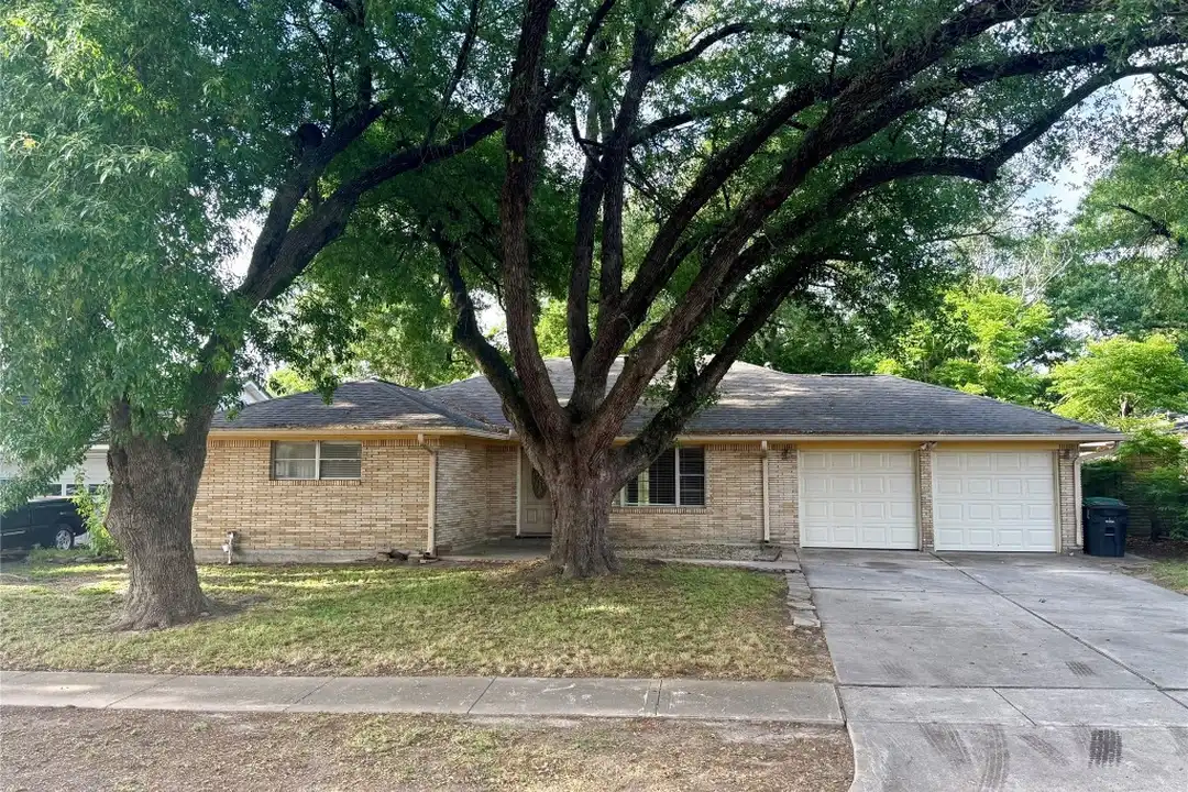 7868 Broadview Dr - View 3
