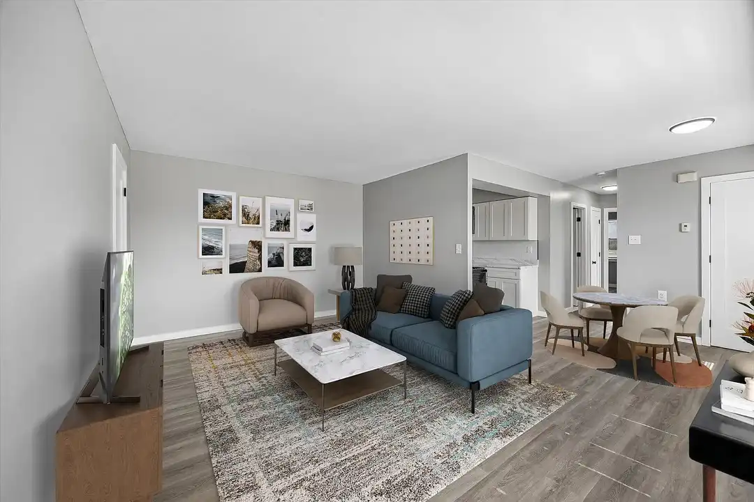 Foxwood Manor Apartments – photo 1 of 35