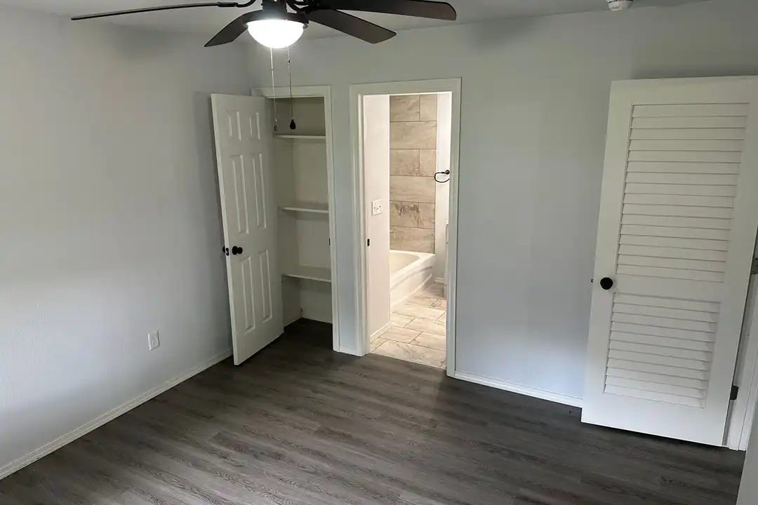 1201 Backus Ave unit #F - View 6