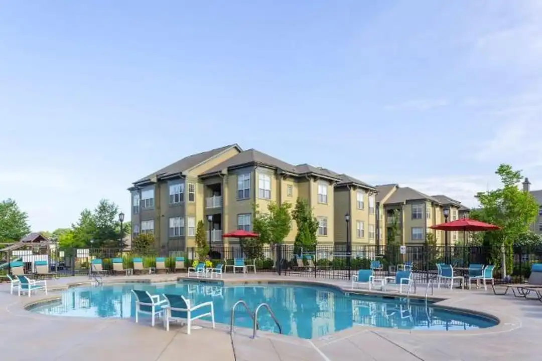 100 Village Cir Way - View 4