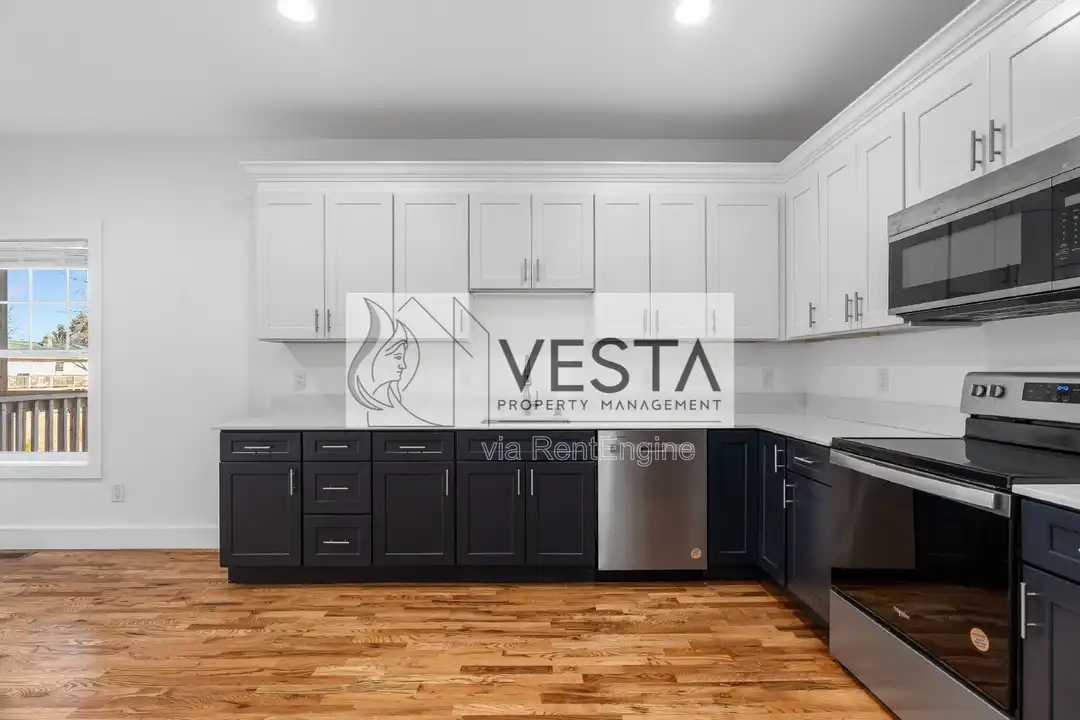 510 Deaverview Rd - View 2