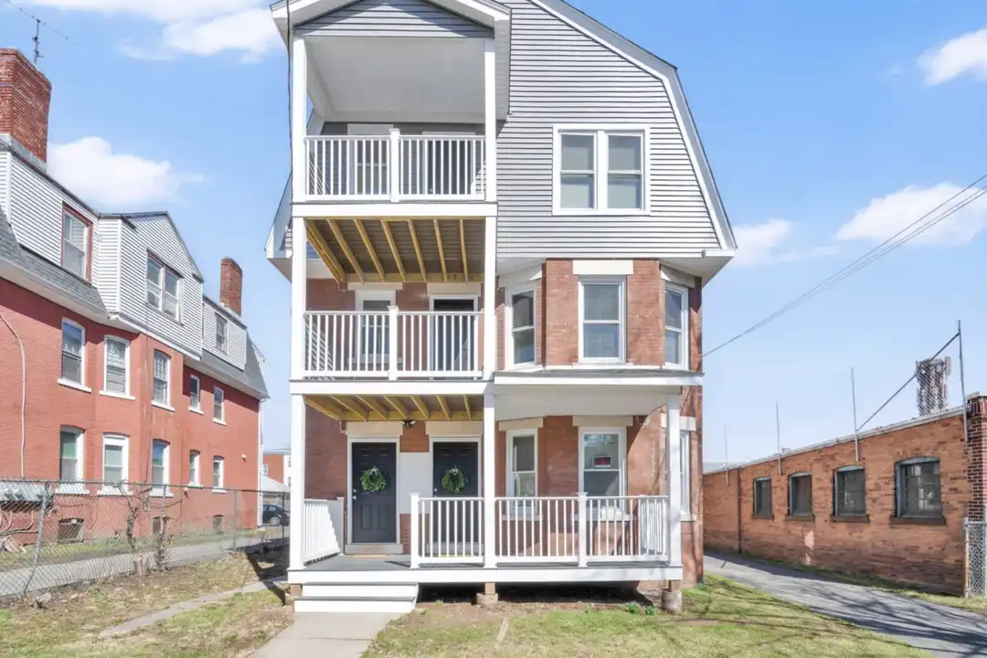 144 Madison St #3 – photo 1