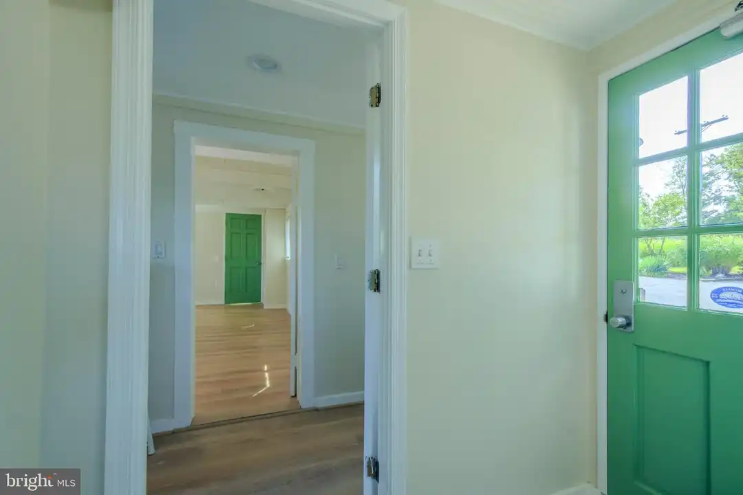 Apartment in Deale - View 2
