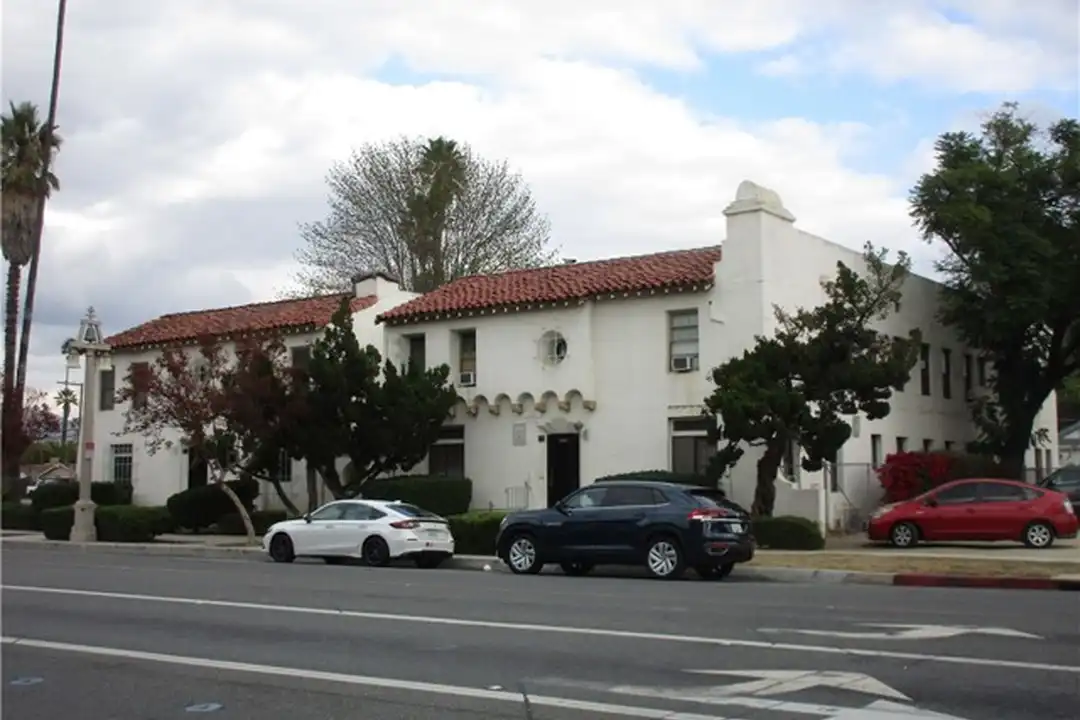 3260 Main St – photo 1