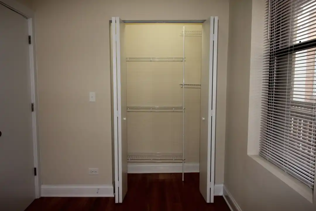 2450 W Augusta Blvd unit 1 - View 4