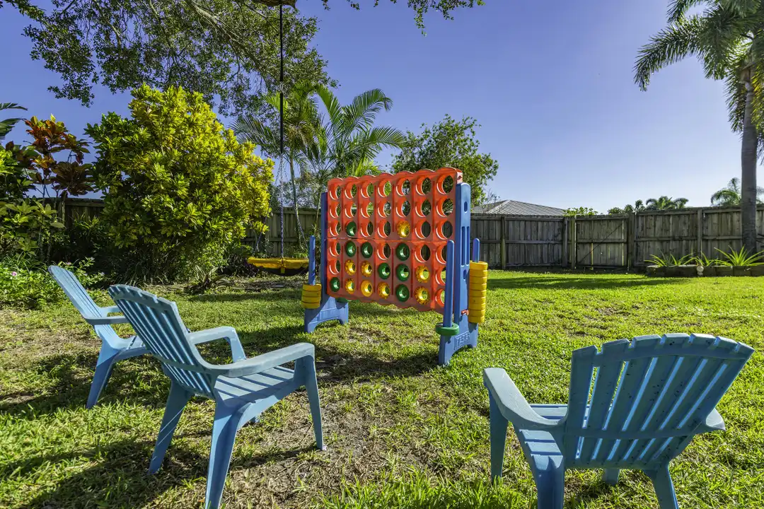 762 SE River Ln - View 5