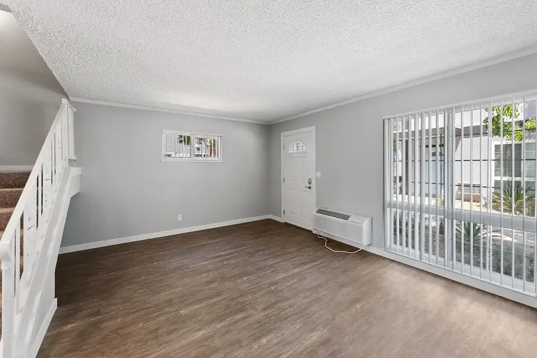 Villa Del Sol Apartments - View 4