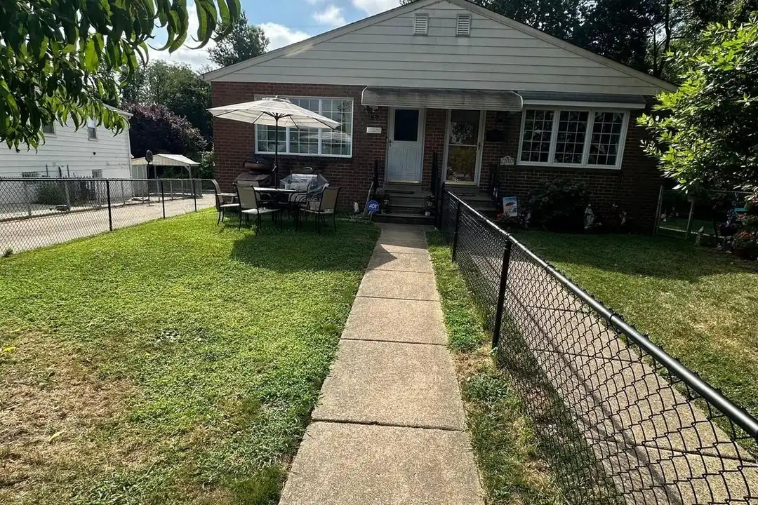 7837 Lawndale Ave – photo 1