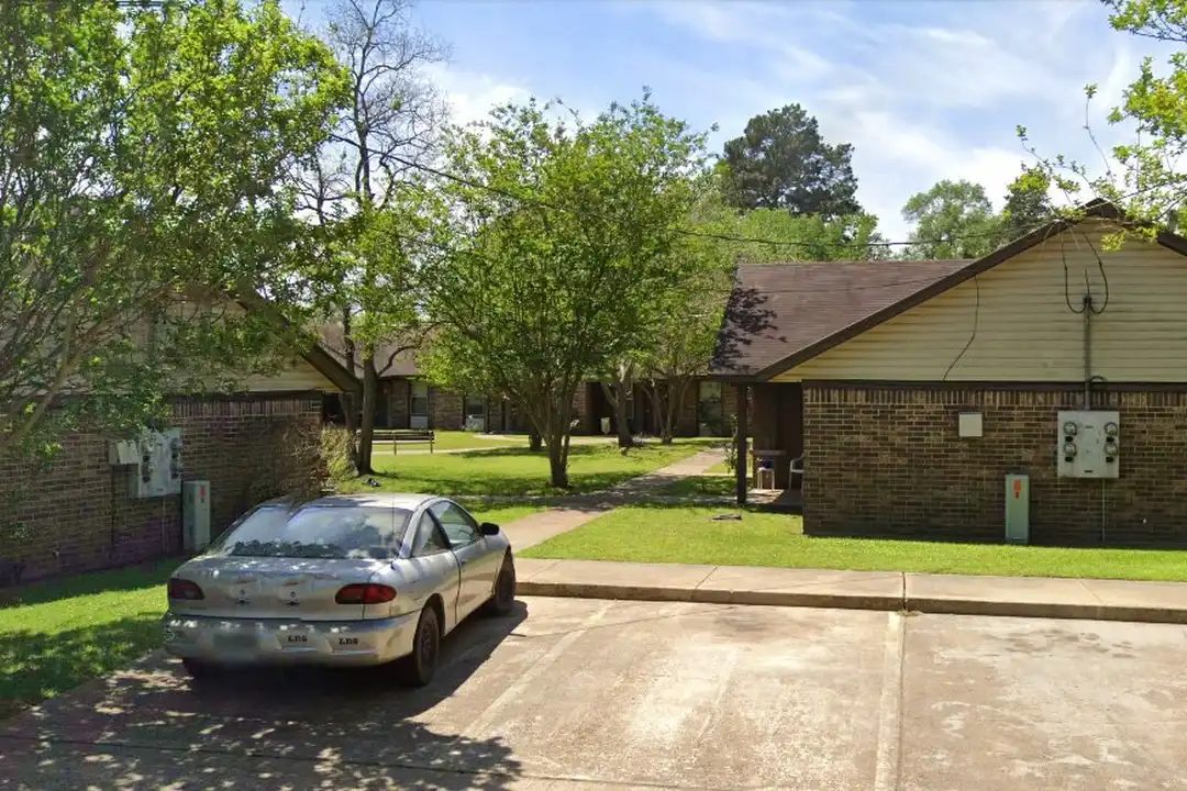 329 Marcus St unit 102 - View 5