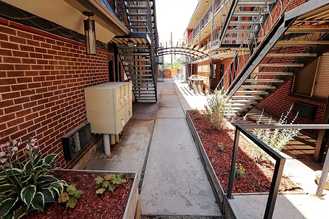 Topaz Apartments - More