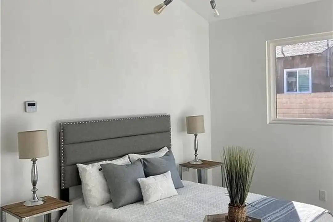 5337 E Brittain St unit 1/2 - View 6