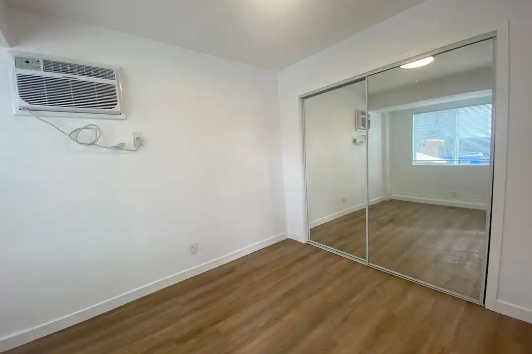 1641 S New Hampshire Ave unit 9 - View 4