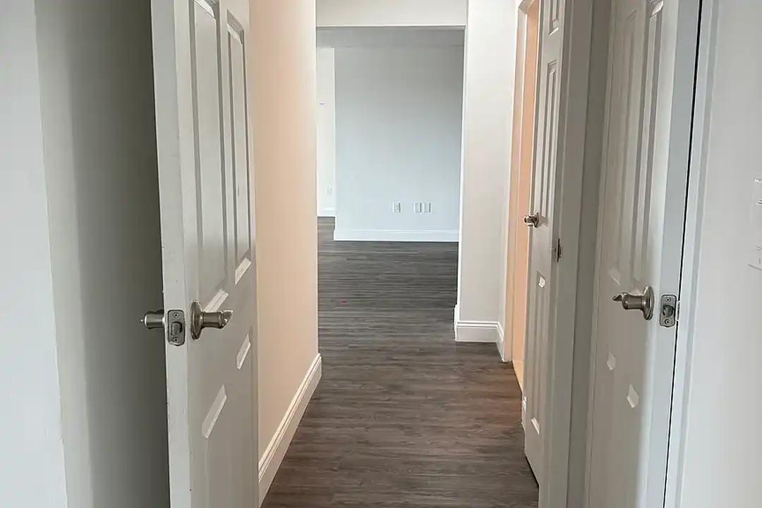 Excelsior II Apartments – photo 1