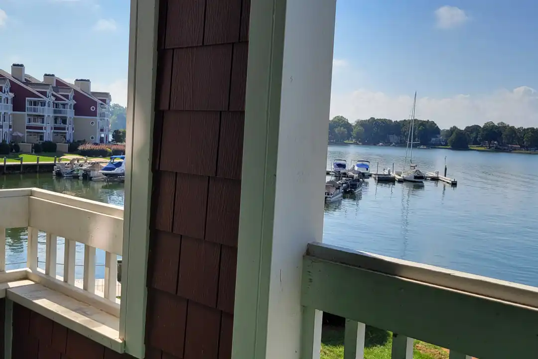 862 Southwest Dr unit stonebluff - View 4