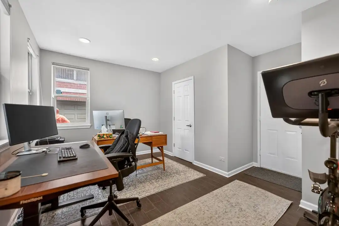 1409 N Burling St - View 5
