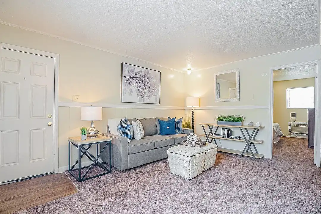 Willow Lake Apartments – photo 1 of 17