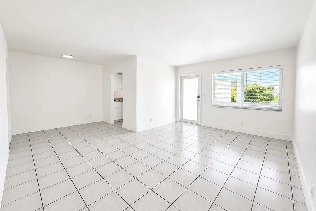 1857 Jefferson St #304 - View 2